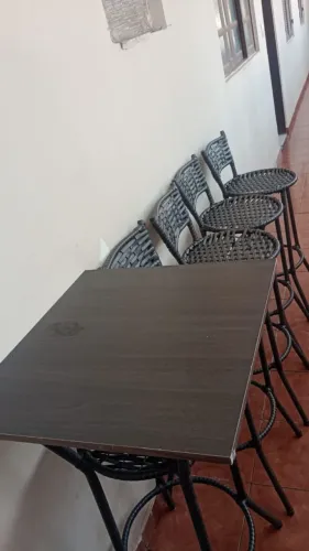 Mesinha para varanda, 4 cadeiras.
