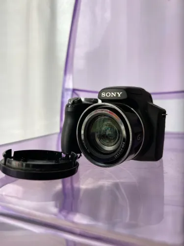 Câmera Sony Cyber Shot (Como Nova)