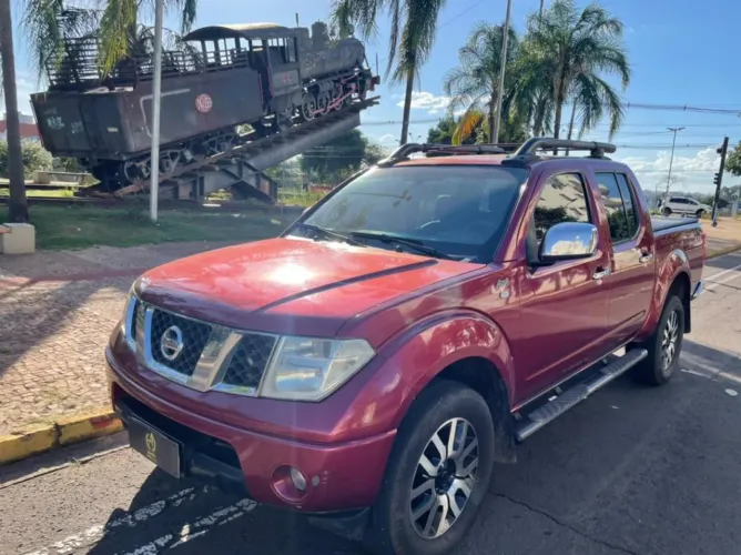 Nissan Frontier Attac.cd 4X4 2.3 Bi-TB Die. AUT 2013