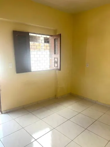Alugo Casa Centro - Ótima Localização