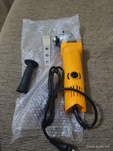 Lixadeira elétrica  110 voltsmarca huahuo importada