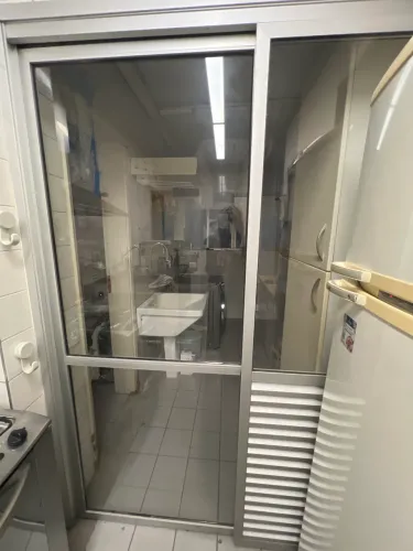 PORTA DE CORRER EM ALUMÍNIO IDEAL PARA DIVIDIR AMBIENTES