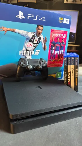 PlayStation 4 slim 1tb