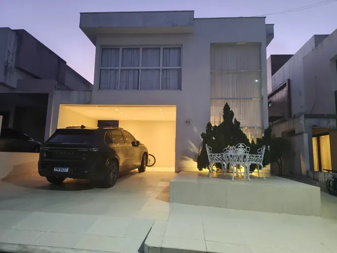 Casa com 4 suites, semi mobiliada, Cond.Geisel Privê.
