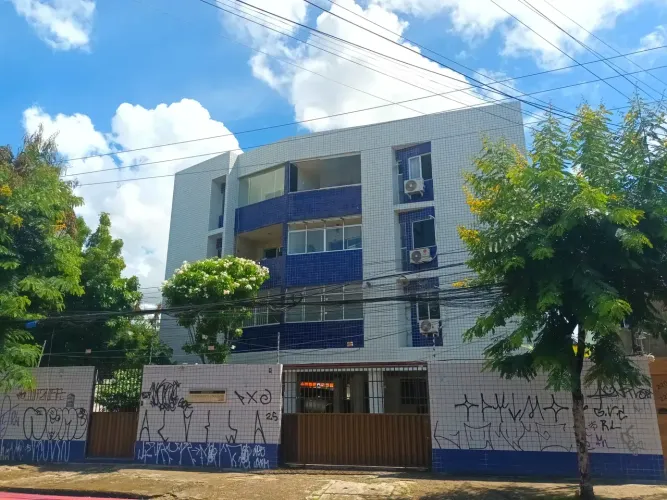 DOIS QUARTOS SOCIAIS + 1 QUARTO REVERSÍVEL, 2 VAGAS DE GARAGEM, APARTAMENTO À VENDA NA TOR