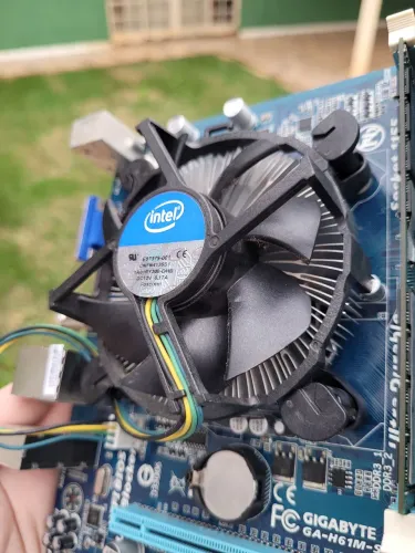 Cooler Box Intel Original E97379-001 LGA 1155 / 1150 / 1151 / 1156 / 1200 4 Pinos PWM