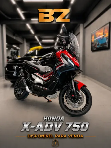 HONDA X-ADV 750 - Baixo Km - Impecável 