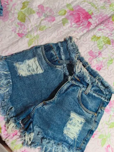 Shorts a venda