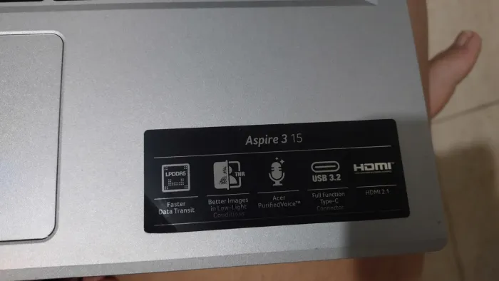 Vende-se Notebook Acer Aspire 3