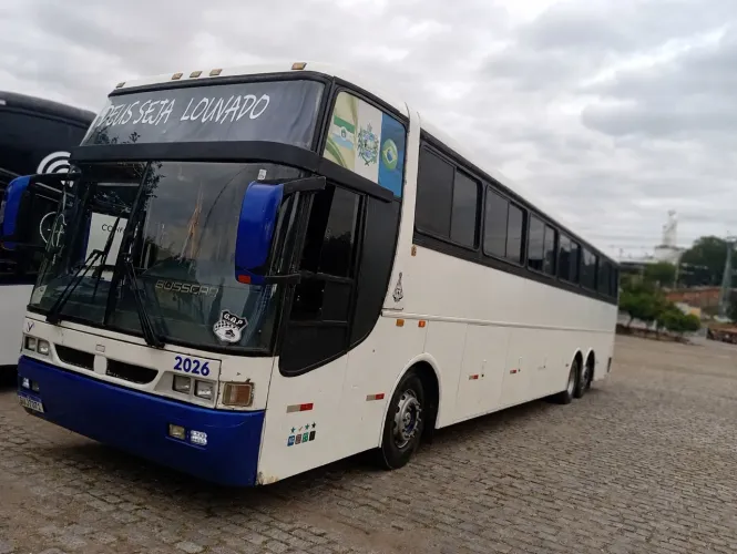 Onibus rodoviario com ar condicionado