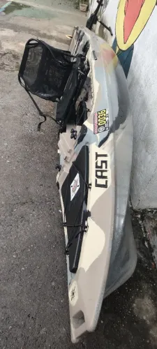 Caíque com pedal.