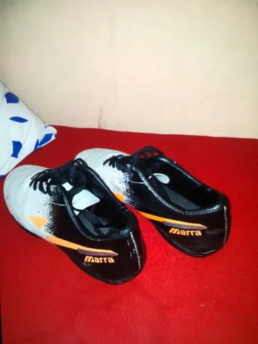 Vendo chuteira solsyte, usado apenas 1 vez