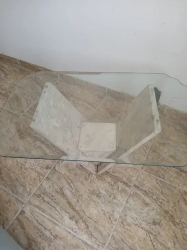 Mesa de centro de vidro,  pés granito 