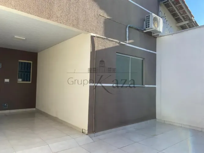 Linda Casa no Morumbi de 3 Quartos, terreno grande