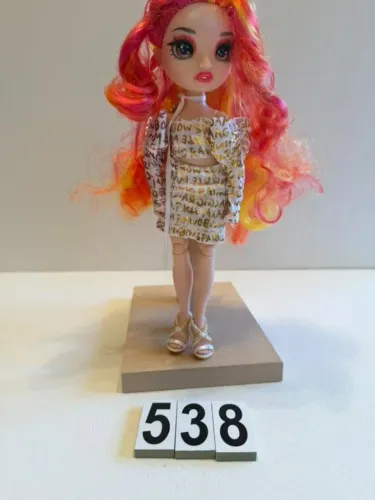 BONECA RAINBOW HIGH SPECIAL EDITION LAUREL DE VIOUS FASHION DOLL