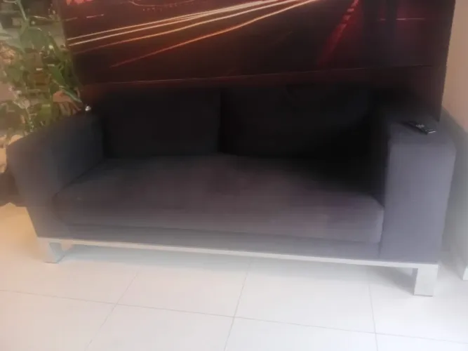 Sofá em tecido suede em excelente estado