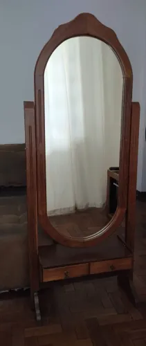 Espelho com gavetas