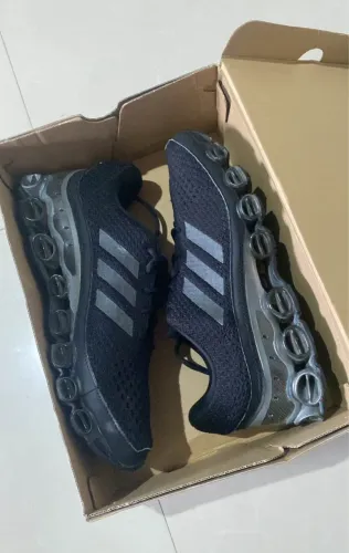 Tênis Adidas Microbounce