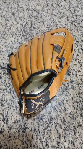 Universo Mágico Brechó Vende luva de baseball 
