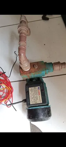 Vendo bomba (obs : com um pequeno detalhe )