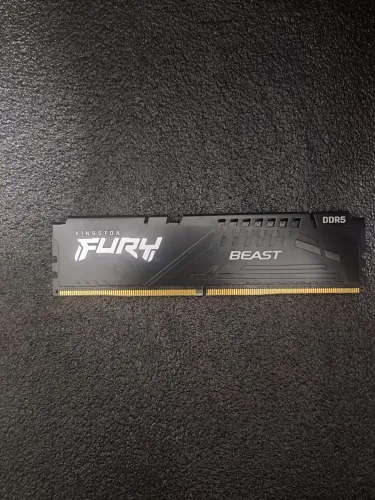 Memória RAM Kingston Fury Beast DDR5 RGB 16GB 5600MHz CL36
