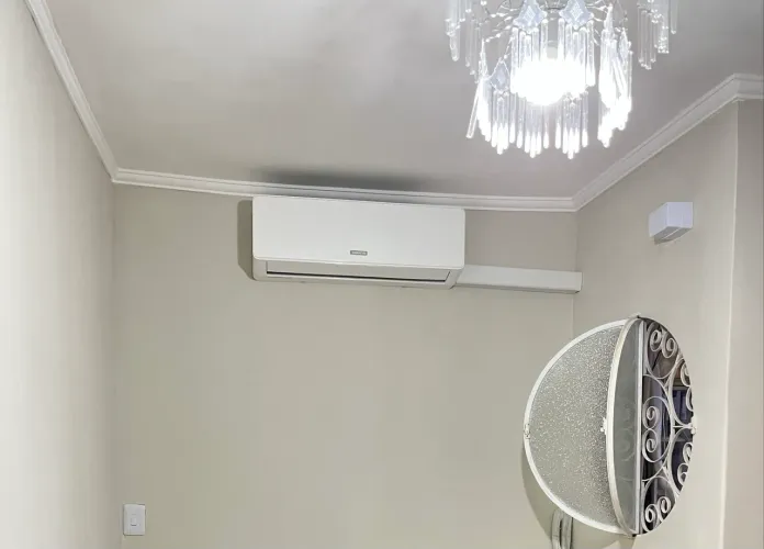 AR CONDICIONADO AGRATTO 12000 BTUS BRANCO 220V