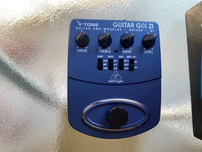 pedal GDI-21 Behringer Guitarra Azul