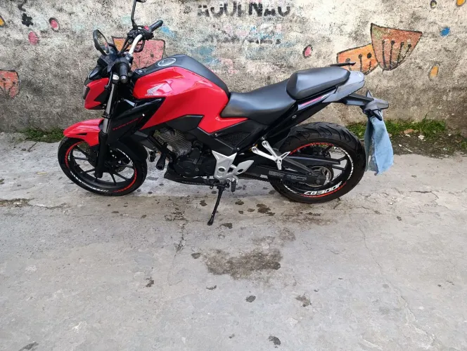 VENDE-SE HONDA CB 300F TWISTER ABS