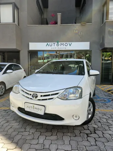 Toyota Etios X 1.3 Flex 16V 5P Mec. 2015