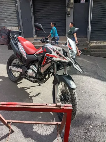 Moto muito zera, só pega e ser feliz