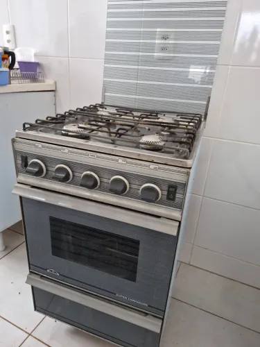 vendo fogão para retirada, por R$150 com urgência!