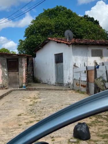 Vendo ou troco casa em macaiba, localizado próximo ao centro.