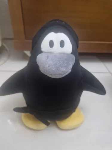 Pelúcia Club Penguin Ninja preto - aprox 22cm