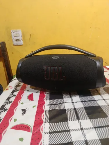 JBL bombox 3....no estado de nova aceito cartão de crédito