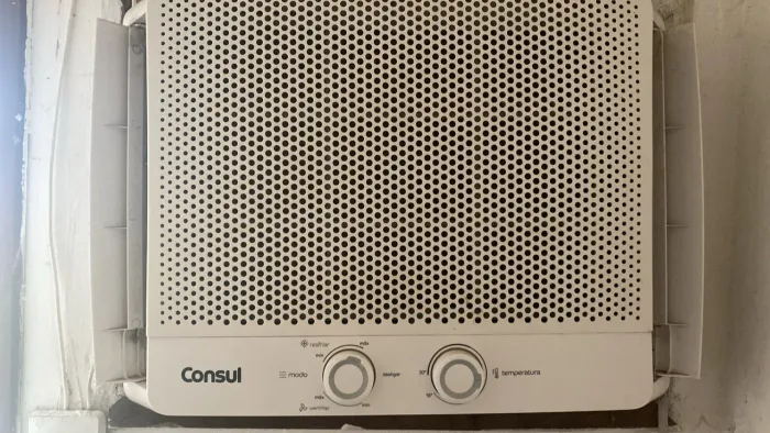 Ar-Condicionado de Janela Consul 10.000 BTUs - Menos de 1 ano de uso