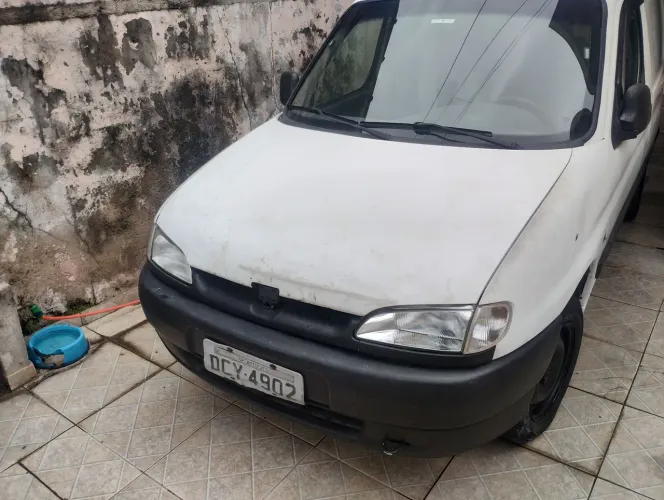 Peugeot Partner Furgão 1.8 3P 2000