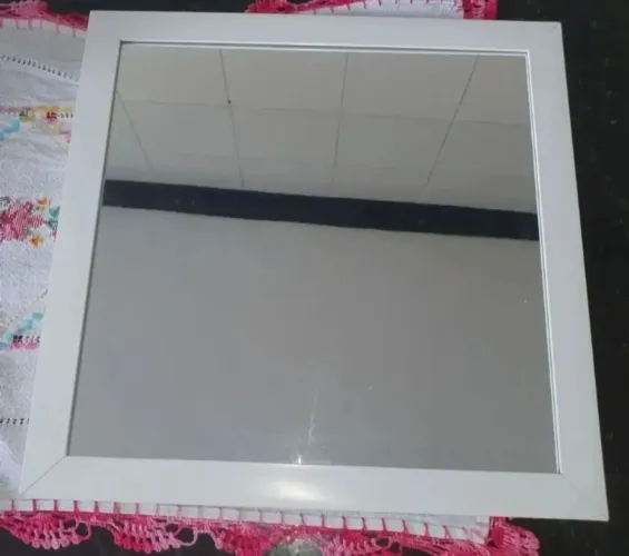 ESPELHO 40cmX40cm (35cmX35cm De Espelho e 5cm De Bordas)