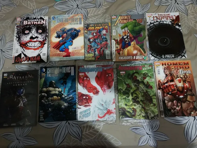 Combo de 10 revistas de super heróis faço Olx pay