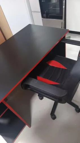 Mesa Gamer / Escrivaninha por R$ 250,00