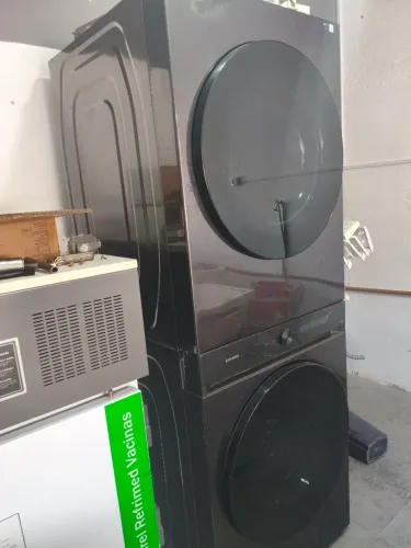 Samsung Bespoke AI Laundry Hub 17kg/20kg<br>Lavadora + Secadora Integrada Premium