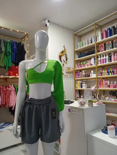 Top Cropped Verde em Alfaiataria Premium. Estiloso e poderoso!