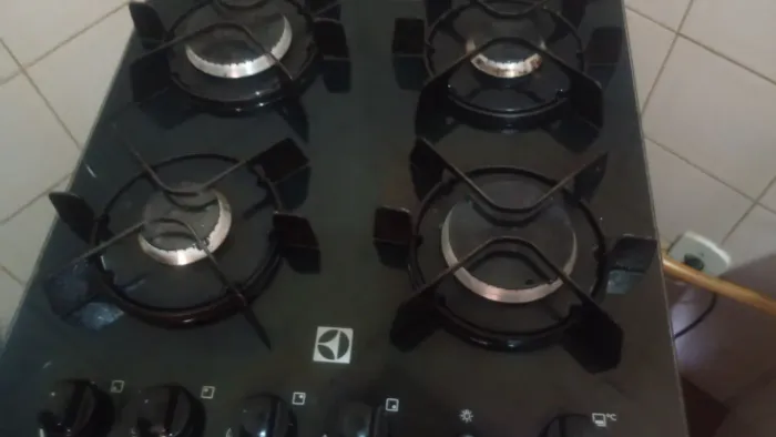 Vendo fogão 4 bocas Electrolux 400 reais