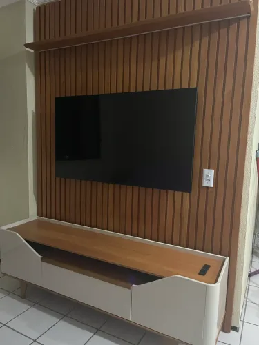 Painel ripado + rack