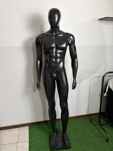 Manequim Masculino de Plástico Corpo todo 1,80m preto