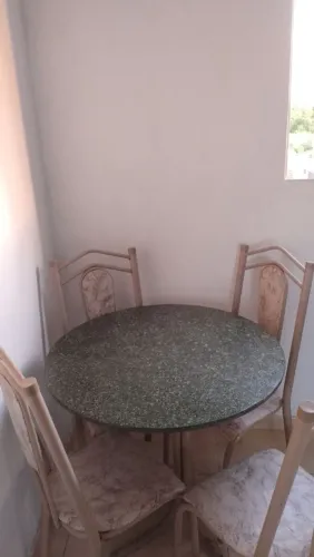 Mesa de quatro cadeiras 250