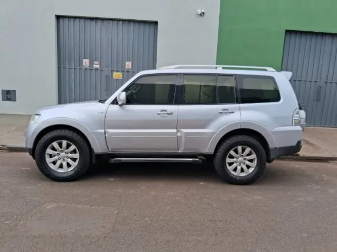Mitsubishi Pajero HPE Full 3.2 4X4 T.i.dies. 5P AUT 2010