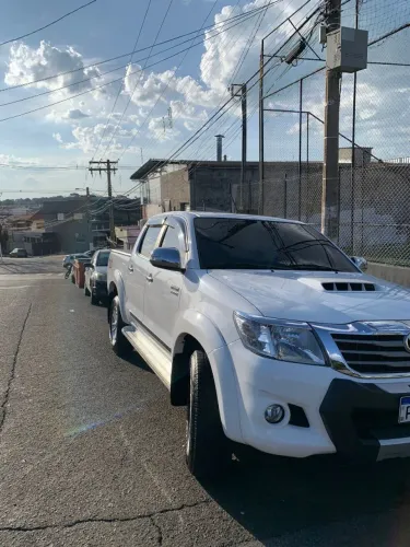 Toyota Hilux CD SRV D4-d 4X4 3.0 TDI Diesel AUT 2015