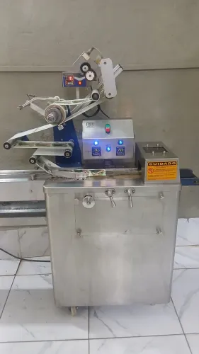 Máquina Embaladora de picolé