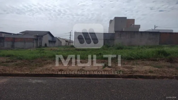 Terreno - JARDIM BRASILIA