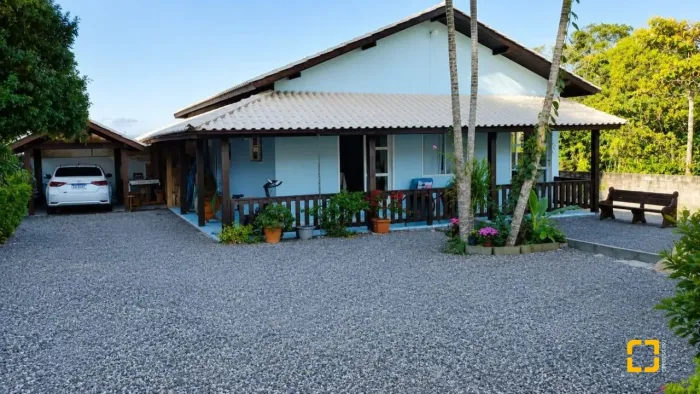 Brognoli Vende - Casa Grande em Condomínio Unifamiliar